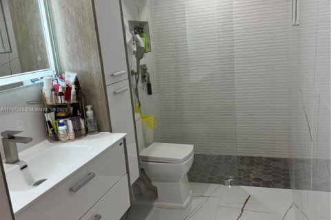 Condo in Hialeah, Florida, 2 bedrooms  № 1959639 - photo 6