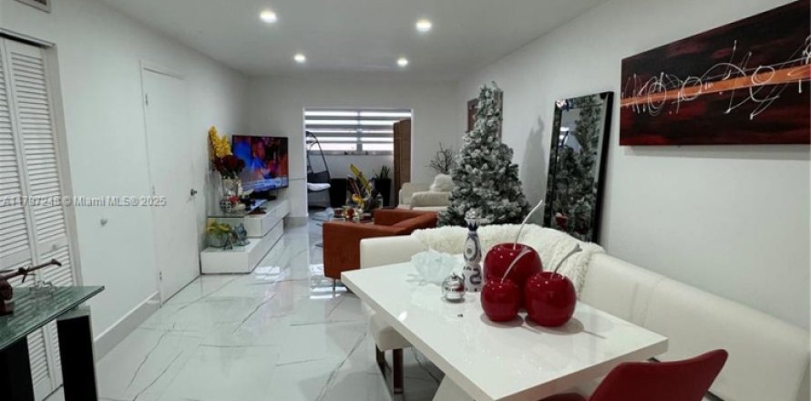 Condo in Hialeah, Florida, 2 bedrooms  № 1959639