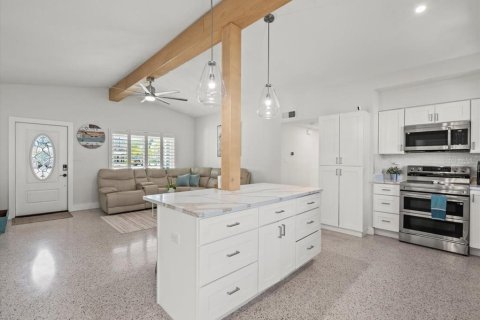 Casa en venta en Saint Pete Beach, Florida, 3 dormitorios, 122.17 m2 № 1846493 - foto 13