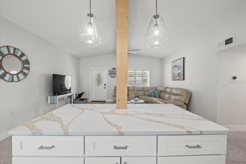 Casa en venta en Saint Pete Beach, Florida, 3 dormitorios, 122.17 m2 № 1846493 - foto 17