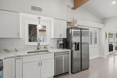 Casa en venta en Saint Pete Beach, Florida, 3 dormitorios, 122.17 m2 № 1846493 - foto 16