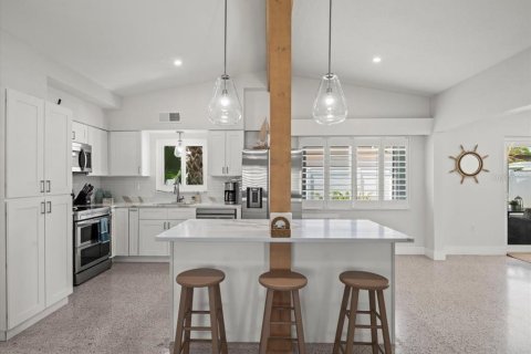 Casa en venta en Saint Pete Beach, Florida, 3 dormitorios, 122.17 m2 № 1846493 - foto 14