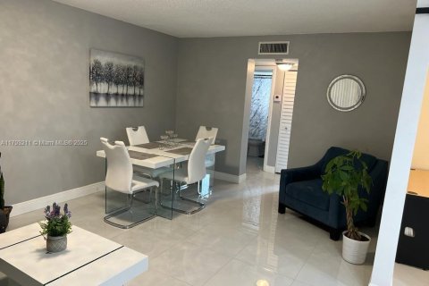 Copropriété à louer à Pembroke Pines, Floride: 1 chambre, 63.55 m2 № 1728837 - photo 6