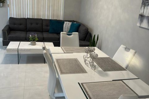 Copropriété à louer à Pembroke Pines, Floride: 1 chambre, 63.55 m2 № 1728837 - photo 9