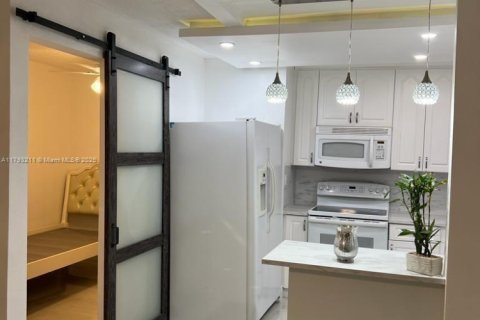 Copropriété à louer à Pembroke Pines, Floride: 1 chambre, 63.55 m2 № 1728837 - photo 10