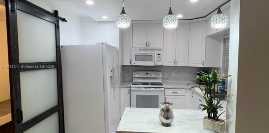 Condo à Pembroke Pines, Floride, 1 chambre  № 1728837