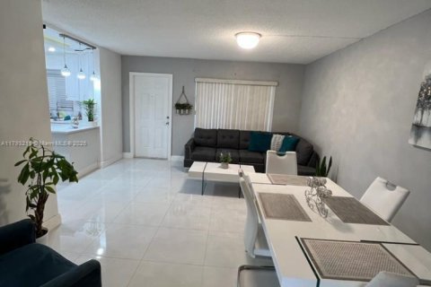 Copropriété à louer à Pembroke Pines, Floride: 1 chambre, 63.55 m2 № 1728837 - photo 11