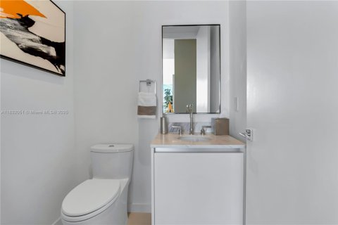 Condominio en venta en Miami, Florida, 4 dormitorios, 301.65 m2 № 1809877 - foto 30