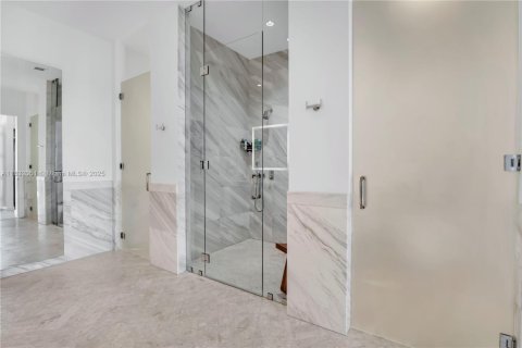 Condominio en venta en Miami, Florida, 4 dormitorios, 301.65 m2 № 1809877 - foto 7