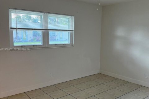 Apartamento en alquiler en Dania Beach, Florida, 2 dormitorios, 840.58 m2 № 2029180 - foto 5