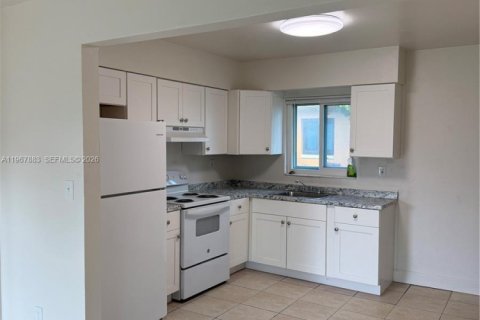 Apartamento en alquiler en Dania Beach, Florida, 2 dormitorios, 840.58 m2 № 2029180 - foto 3