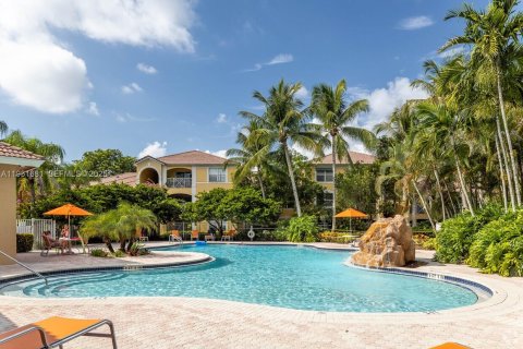 Copropriété à louer à Coconut Creek, Floride: 2 chambres, 94.3 m2 № 1990192 - photo 1