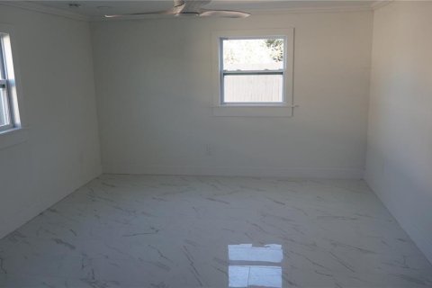 Villa ou maison à vendre à Port Charlotte, Floride: 4 chambres, 213.68 m2 № 2411455 - photo 11