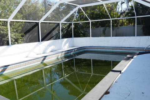Villa ou maison à vendre à Port Charlotte, Floride: 4 chambres, 213.68 m2 № 2411455 - photo 25