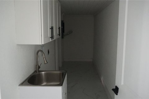 Villa ou maison à vendre à Port Charlotte, Floride: 4 chambres, 213.68 m2 № 2411455 - photo 7