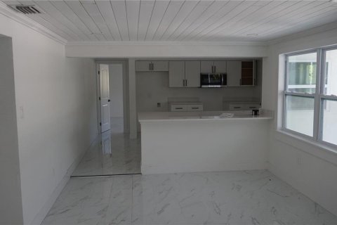 Villa ou maison à vendre à Port Charlotte, Floride: 4 chambres, 213.68 m2 № 2411455 - photo 6