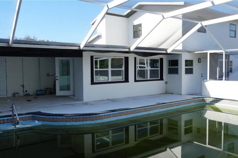 Villa ou maison à vendre à Port Charlotte, Floride: 4 chambres, 213.68 m2 № 2411455 - photo 24