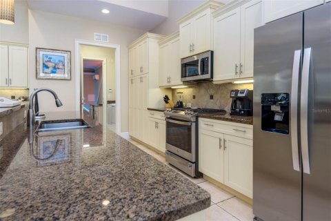 House in Four Corners, Florida 4 bedrooms, 306.02 sq.m. № 1801679 - photo 3