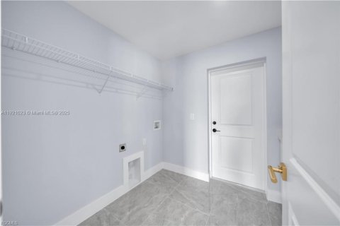 Villa ou maison à vendre à Lehigh Acres, Floride: 3 chambres № 2018413 - photo 13