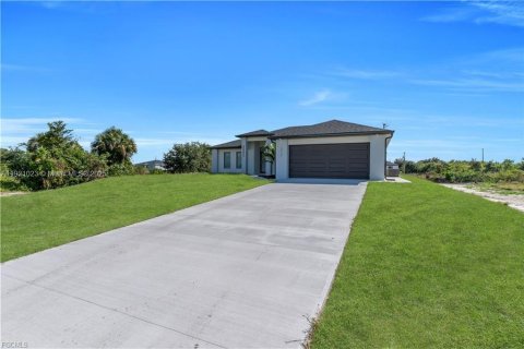 Villa ou maison à vendre à Lehigh Acres, Floride: 3 chambres № 2018413 - photo 5