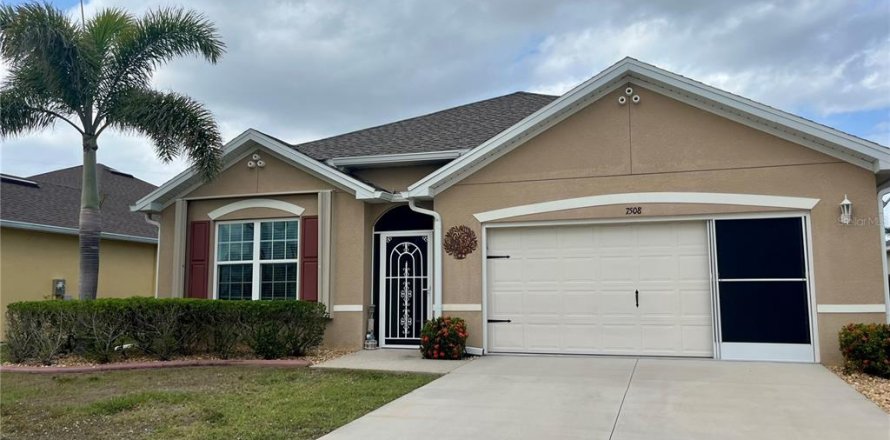 House in Punta Gorda, Florida 4 bedrooms, 171.5 sq.m. № 1620584