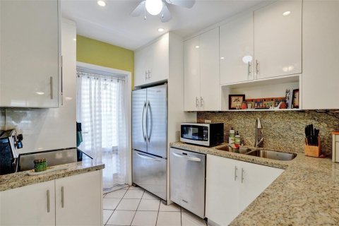 Copropriété à vendre à Lauderdale-by-the-Sea, Floride: 2 chambres, 85.47 m2 № 2084004 - photo 7