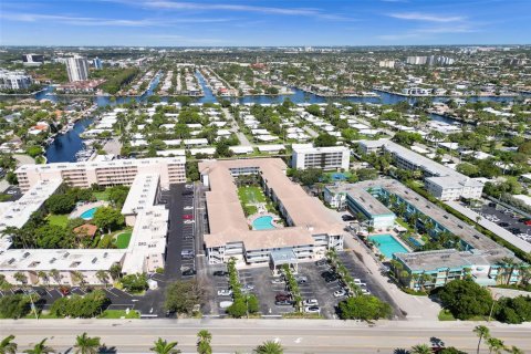 Copropriété à vendre à Lauderdale-by-the-Sea, Floride: 2 chambres, 85.47 m2 № 2084004 - photo 3