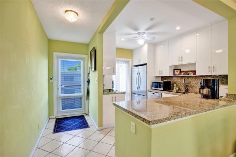 Copropriété à vendre à Lauderdale-by-the-Sea, Floride: 2 chambres, 85.47 m2 № 2084004 - photo 10
