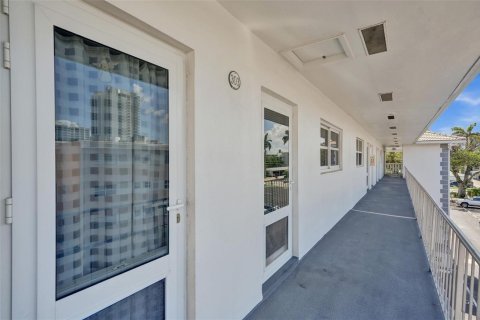 Copropriété à vendre à Lauderdale-by-the-Sea, Floride: 2 chambres, 85.47 m2 № 2084004 - photo 29