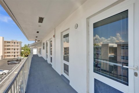 Copropriété à vendre à Lauderdale-by-the-Sea, Floride: 2 chambres, 85.47 m2 № 2084004 - photo 28