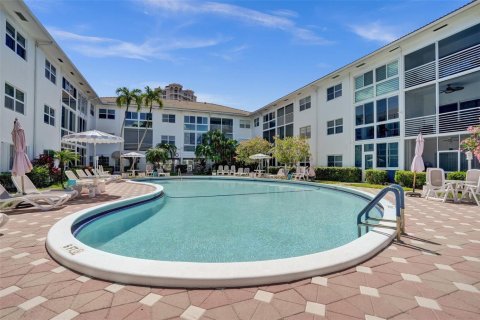 Copropriété à vendre à Lauderdale-by-the-Sea, Floride: 2 chambres, 85.47 m2 № 2084004 - photo 21