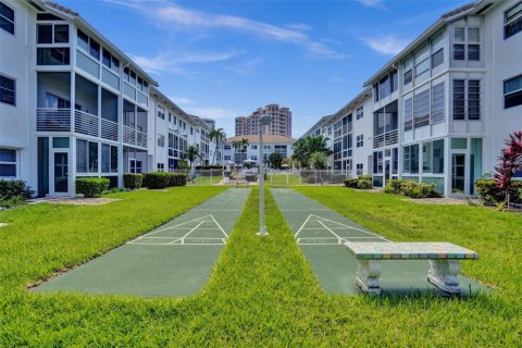Copropriété à vendre à Lauderdale-by-the-Sea, Floride: 2 chambres, 85.47 m2 № 2084004 - photo 24