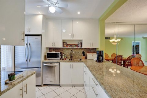 Copropriété à vendre à Lauderdale-by-the-Sea, Floride: 2 chambres, 85.47 m2 № 2084004 - photo 6