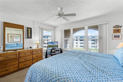 Condo in New Smyrna Beach, Florida, 2 bedrooms  № 1616871 - photo 18