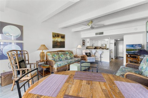 Condo in New Smyrna Beach, Florida, 2 bedrooms  № 1616871 - photo 15