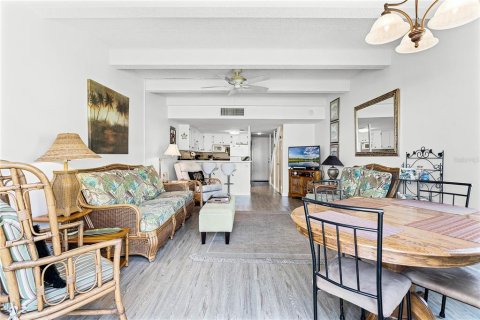 Condo in New Smyrna Beach, Florida, 2 bedrooms  № 1616871 - photo 6