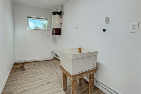 Купить виллу или дом в Энглвуд, Флорида 9 комнат, 173.91м2, № 2143974 - фото 9