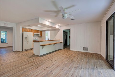 Купить виллу или дом в Энглвуд, Флорида 9 комнат, 173.91м2, № 2143974 - фото 12
