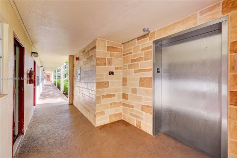 Copropriété à vendre à Pembroke Pines, Floride: 1 chambre № 1775304 - photo 19