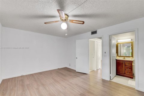 Copropriété à vendre à Pembroke Pines, Floride: 1 chambre № 1775304 - photo 11