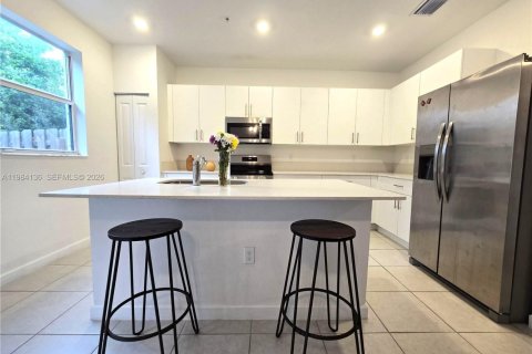 Adosado en alquiler en Lauderhill, Florida, 3 dormitorios, 159.05 m2 № 2046655 - foto 9