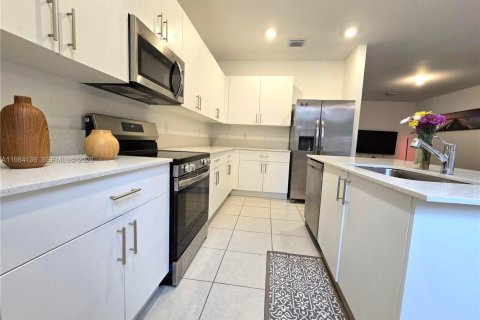 Adosado en alquiler en Lauderhill, Florida, 3 dormitorios, 159.05 m2 № 2046655 - foto 4