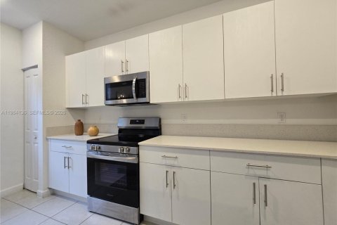 Adosado en alquiler en Lauderhill, Florida, 3 dormitorios, 159.05 m2 № 2046655 - foto 7