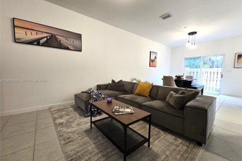 Adosado en alquiler en Lauderhill, Florida, 3 dormitorios, 159.05 m2 № 2046655 - foto 16