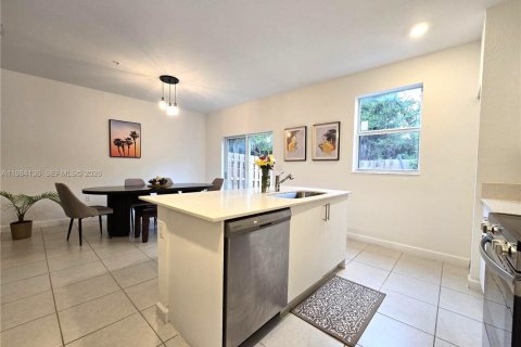 Adosado en alquiler en Lauderhill, Florida, 3 dormitorios, 159.05 m2 № 2046655 - foto 8