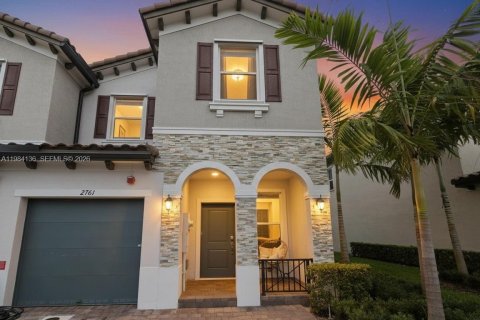 Adosado en Lauderhill, Florida 3 dormitorios, 159.05 m2 № 2046655