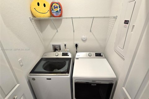 Adosado en alquiler en Lauderhill, Florida, 3 dormitorios, 159.05 m2 № 2046655 - foto 29