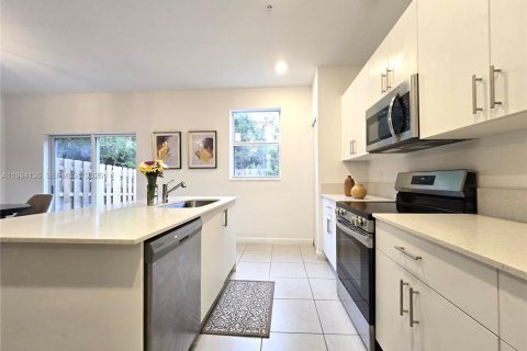 Adosado en alquiler en Lauderhill, Florida, 3 dormitorios, 159.05 m2 № 2046655 - foto 6