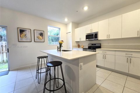 Adosado en alquiler en Lauderhill, Florida, 3 dormitorios, 159.05 m2 № 2046655 - foto 10