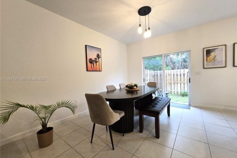 Adosado en alquiler en Lauderhill, Florida, 3 dormitorios, 159.05 m2 № 2046655 - foto 14